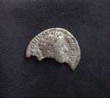 #N070# Roman silver denarius coin of Commodus from 175 AD