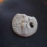 #o069# Roman silver denarius coin of Antoninus Pius from 138 AD