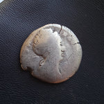 #o075# Roman silver denarius coin of Faustina I from 148-161 AD