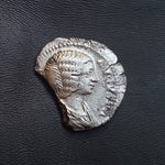 #o082# Roman silver denarius coin of Julia Domna from 200 AD