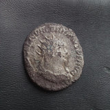 #o304# Roman silver Antoninianus coin of Valerian I, minted in 255-256 AD