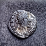 #o318# Roman silver denarius coin of Commodus from 188 AD