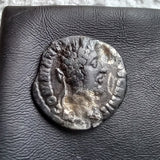 #o318# Roman silver denarius coin of Commodus from 188 AD