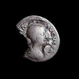 #o081# Roman silver denarius coin of Faustina II from 161-175 AD