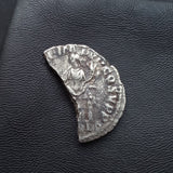 #p350# Roman silver denarius coin of Commodus from 185-186 AD