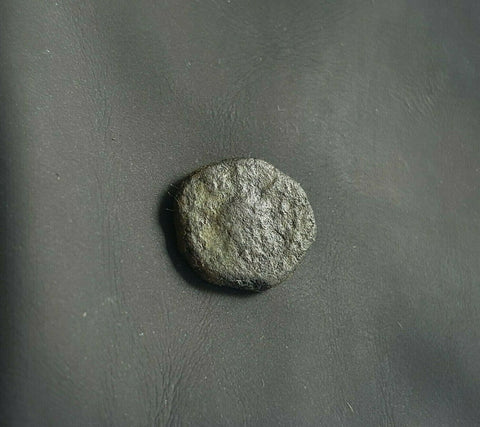 #i024# Small Roman Bronze Ae4 coin issued by Leo I from 457-475 AD